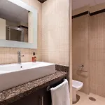 Luxury 100 Mtrs *