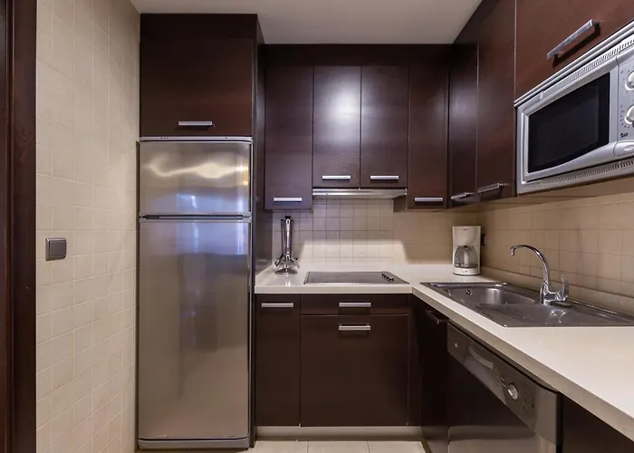 Luxury 100 Mtrs Apartament